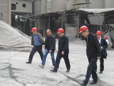 云南曲靖两家水泥企业涉环保问题被投诉立即停产