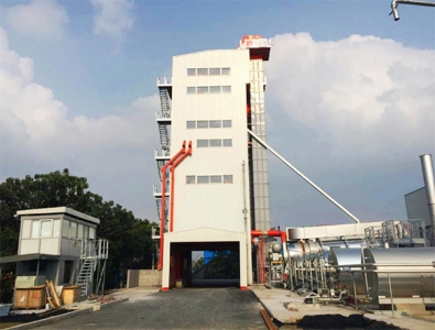 河南省首台环保型沥青混合料搅拌设备安装调试完毕并成功投产