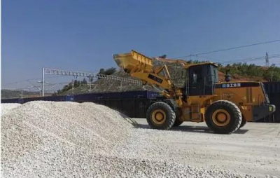 急需砂石骨料提速建设进度，云南“铁路+公路”运输砂石火力全开！