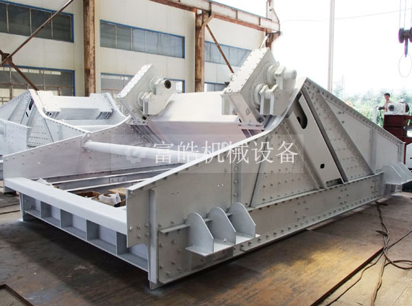 振动脱水筛适用于含泥量低的物料