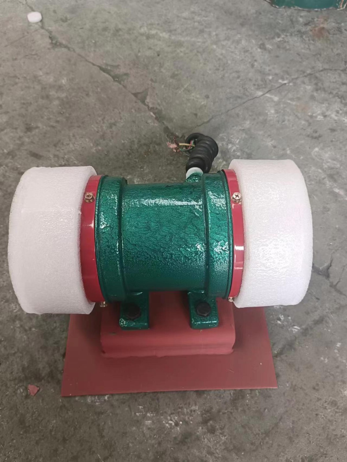 供应临沂yzs-20-6/1.5kw/6级/380v/激振力可调节