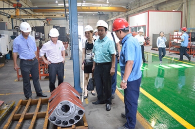 开拓越南市场 奥瑞公司喜迎越煤集团一行参观考察振动筛设备