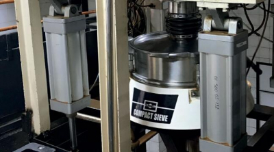 Russell Compact Sieve®紧凑型振动筛替代金属探测器，极大提高产品质量