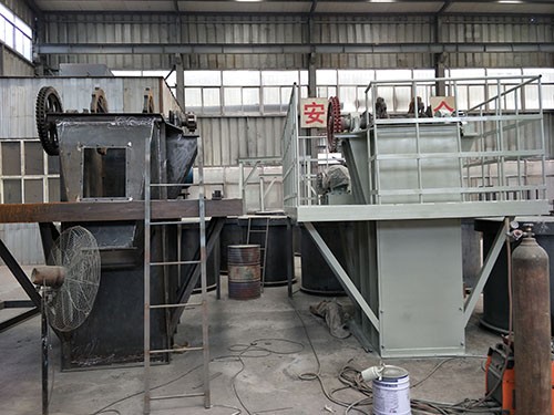  河南厂家 石灰粉提升机 往高10米提料用的机器 定做斗式加料机