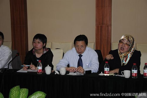 河南太行全利集团与伊朗客商举行项目总承包技术交流会