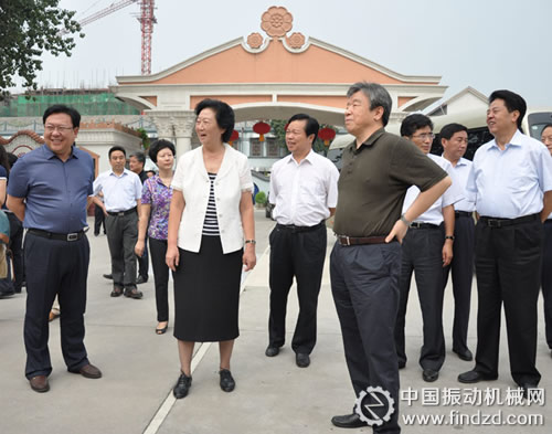 河南省委书记卢展工莅临新乡县视察工作