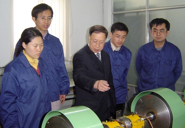 勇攀振动高峰,潜心培育人才——记中国科学院院士、东北大学机械工程与自动化学院教授闻邦椿