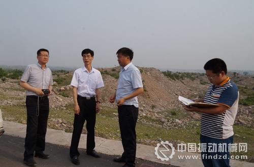 中国砂石协会会长胡幼奕、秘书长韩继先调研河南辉县砂管工作