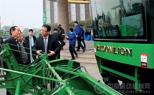 中联重科迅速切入农业机械市场，目标是成为中国第一、全球前五的农机制造商。