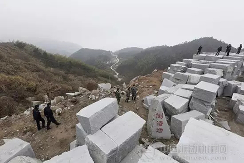 汨罗矿山关停执法现场
