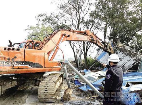 新圩后亭村违建砂场被拆除