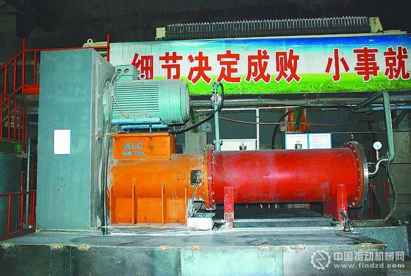500升艾砂磨机在新都公司选冶分厂正式投产运行，取得良好效果
