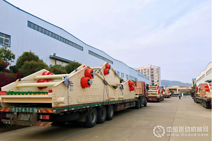 图一 ZKR直线筛整装待发