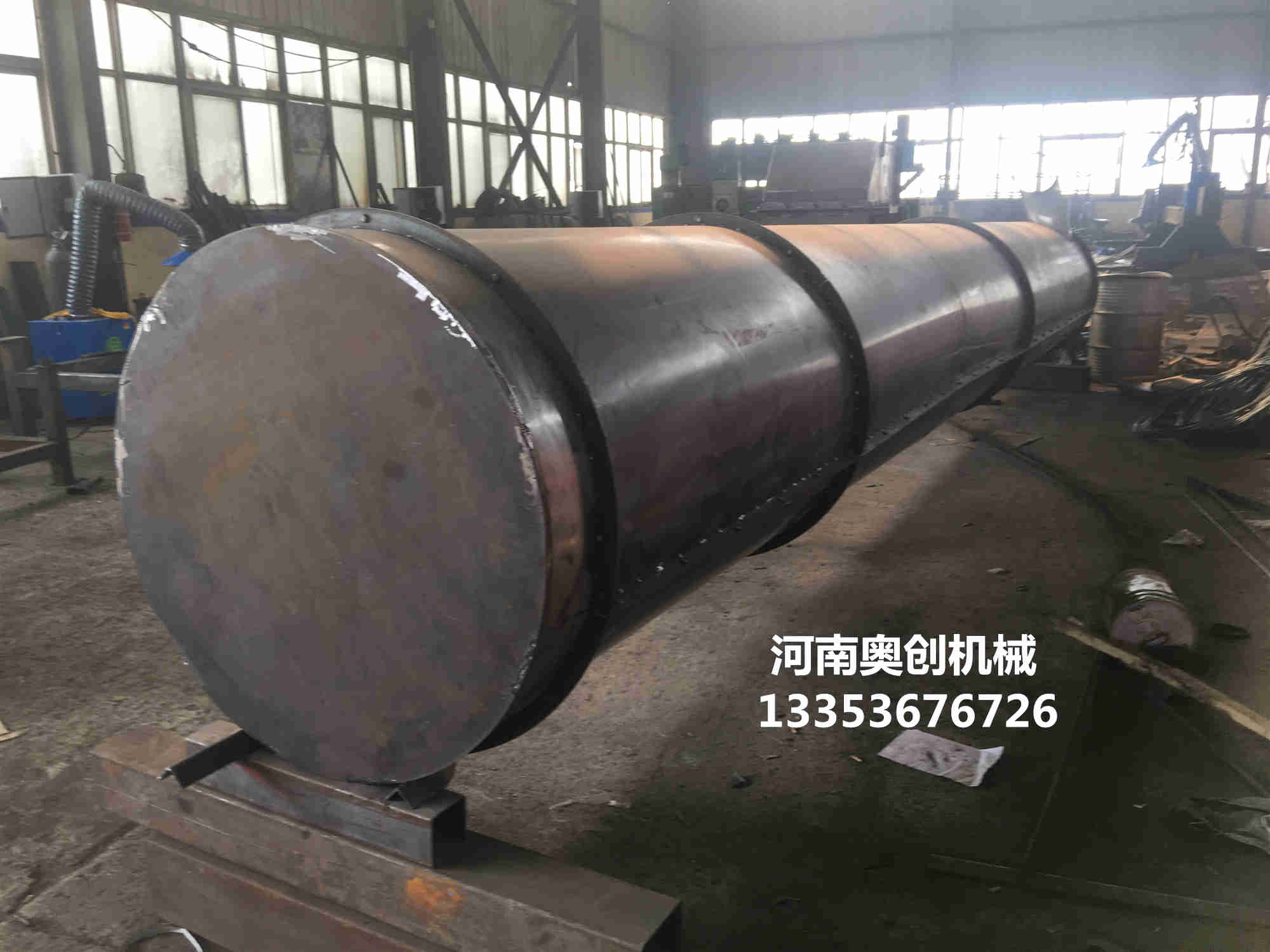 全封闭垂直振动提升机1 全封闭垂直振动提升机1