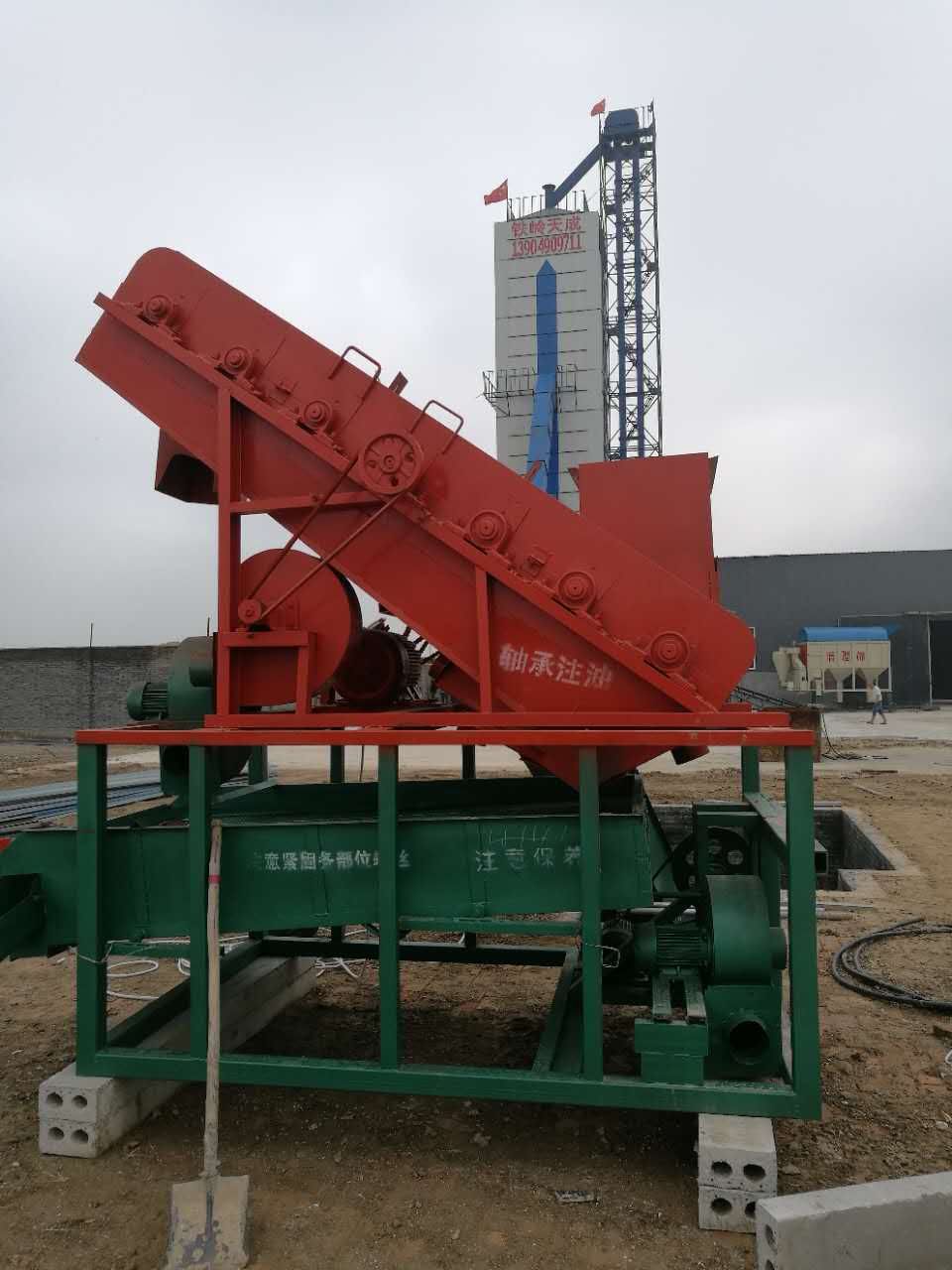 国内较大型玉米脱粒机.jpg
