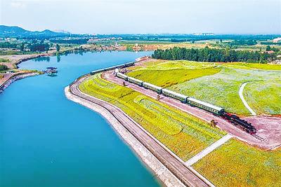 图为唐山迁安金岭矿山公园