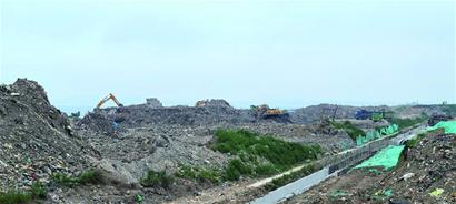 “零碳园区”南侧一处空地原本是臭气熏天的垃圾堆放地,经过改造后如今成为休闲打卡地。