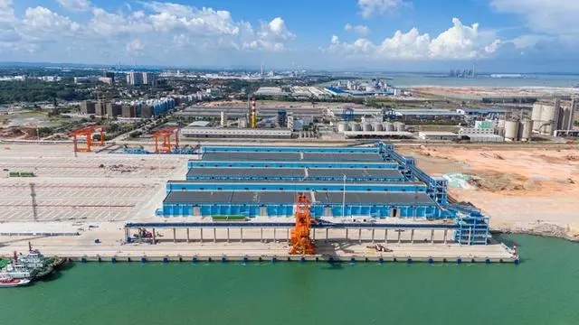在建中的北部湾港首座专业化化肥仓库。中交一航局供图