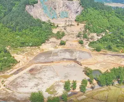 乌天湾采石场矿山修复前图片